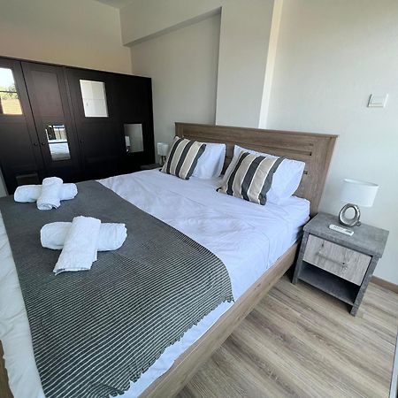 Azul Sea View Apartment Larnaca Bagian luar foto