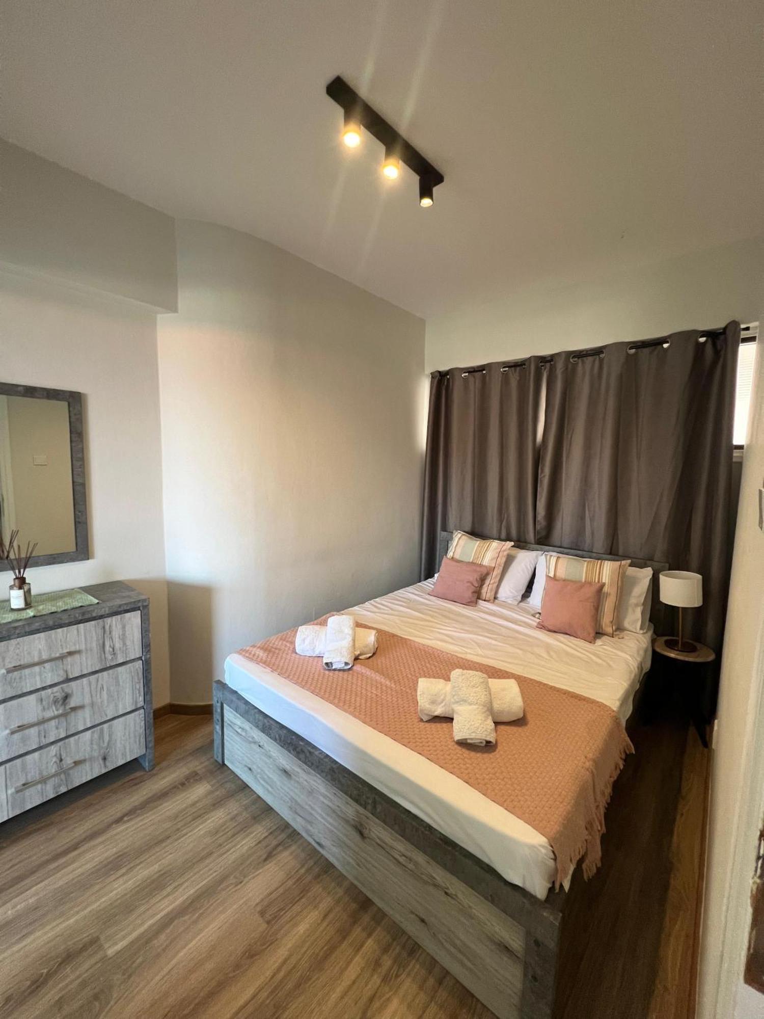 Azul Sea View Apartment Larnaca Bagian luar foto