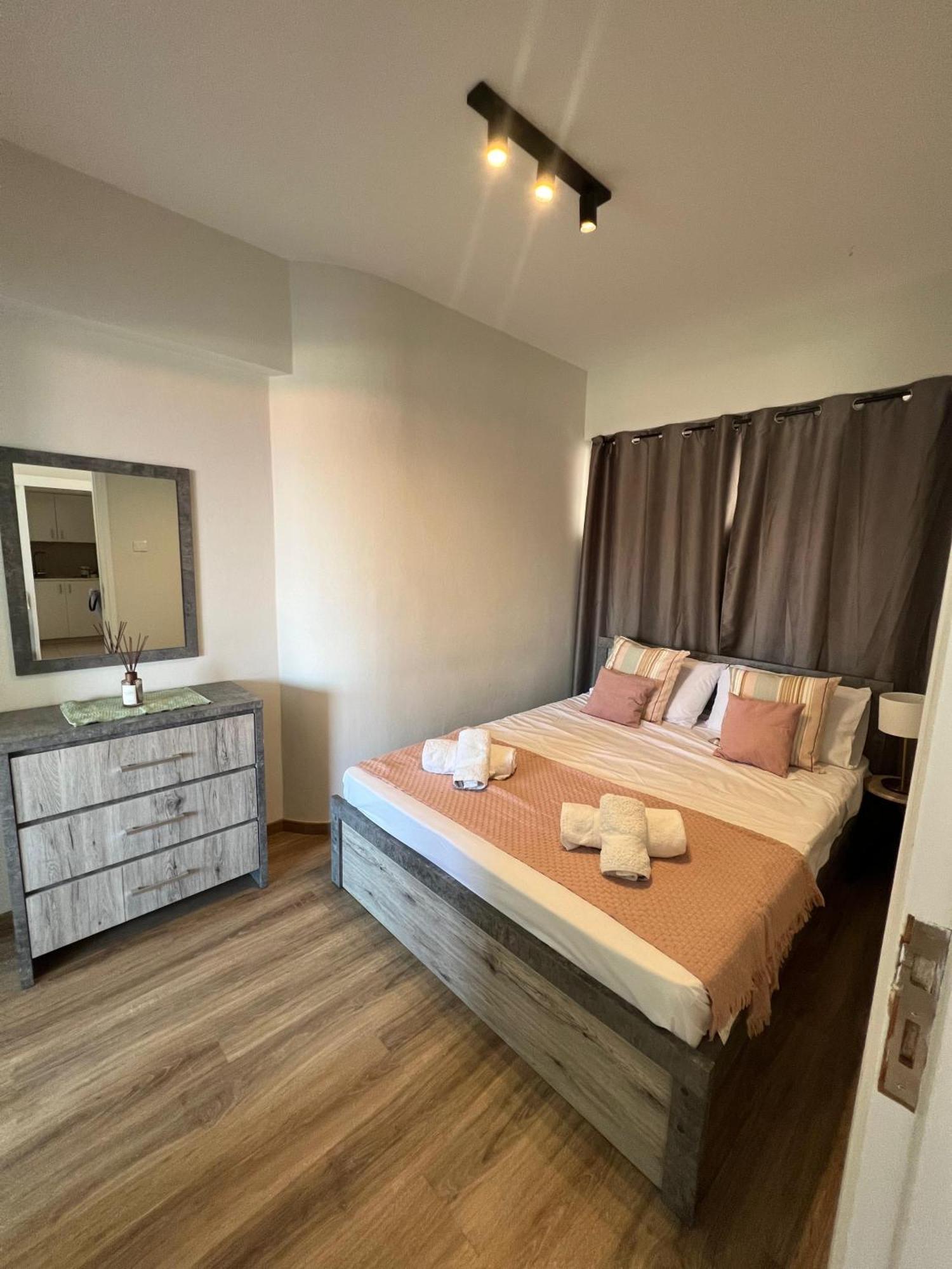 Azul Sea View Apartment Larnaca Bagian luar foto