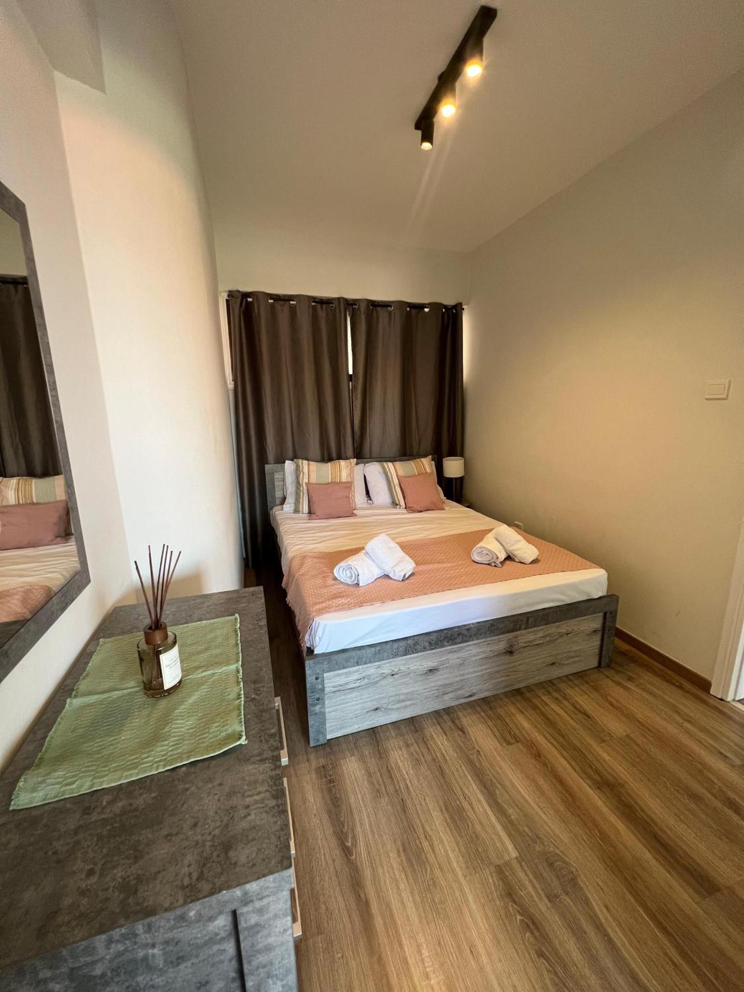 Azul Sea View Apartment Larnaca Bagian luar foto