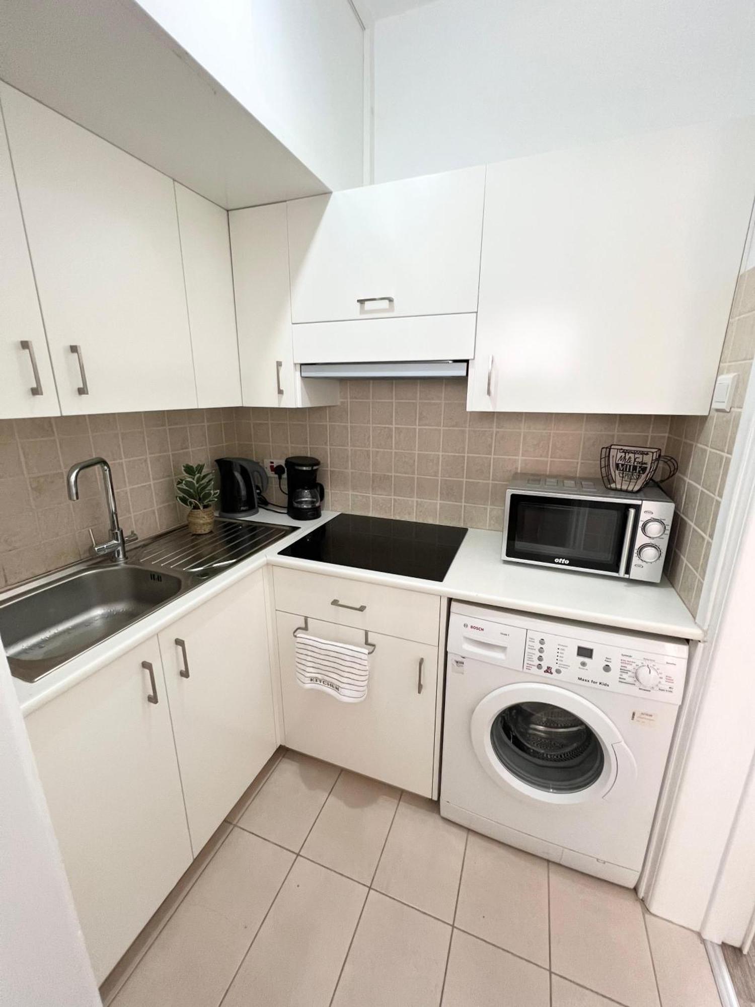Azul Sea View Apartment Larnaca Bagian luar foto