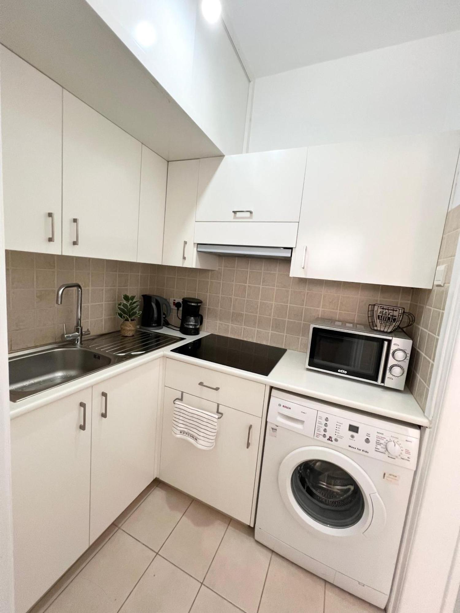 Azul Sea View Apartment Larnaca Bagian luar foto